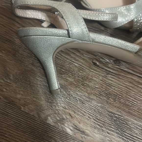 Cute heels with a pop of bling - Picture 2 of 2
